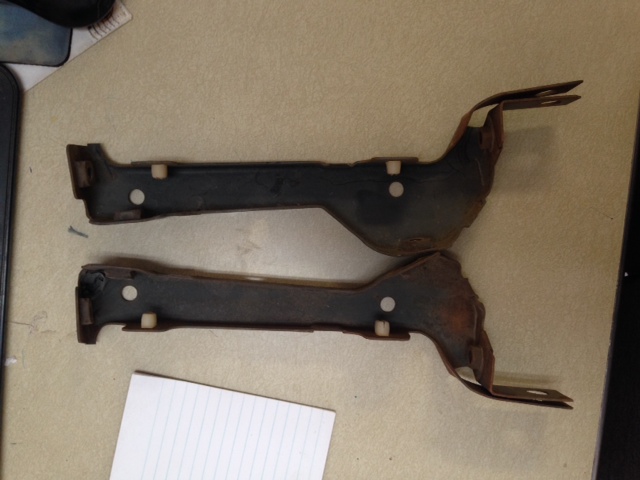 1971 Chevrolet Chevelle Grille Brackets (#71CHGBD)