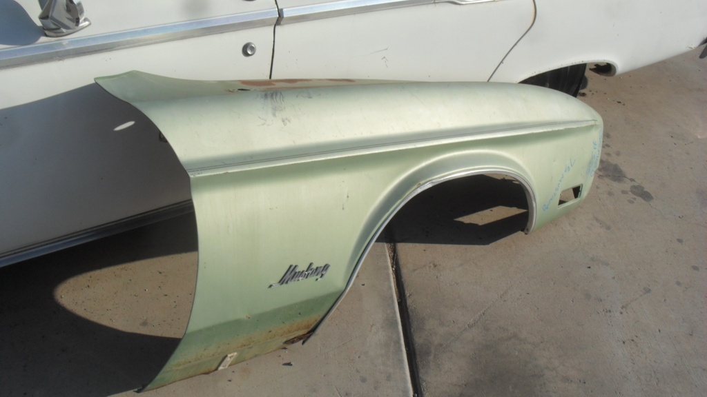 1973 Ford Mustang Passenger Fender (#73FOMR8B)