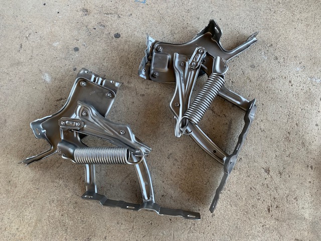 1974 Cadillac Hood Hinges (#74CAHHD)