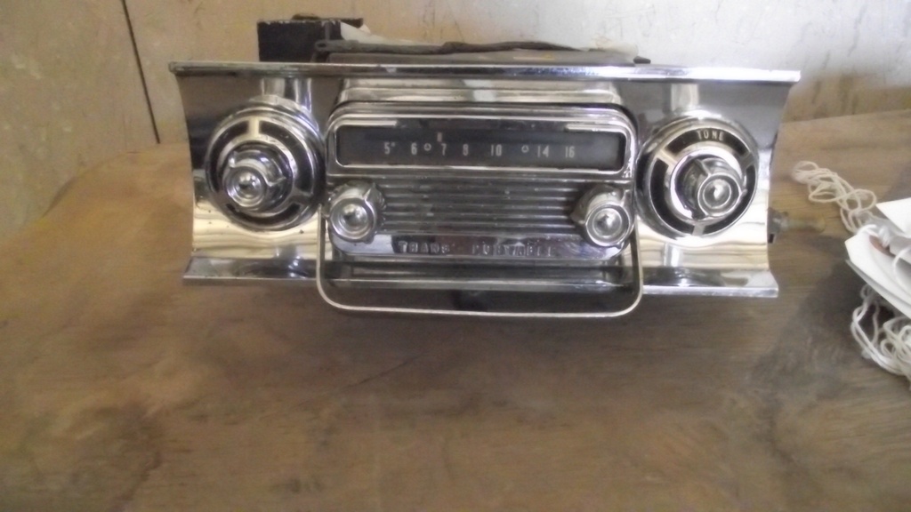 1956 Oldsmobile Trans-Portable Radio (#56OLTRIOC)