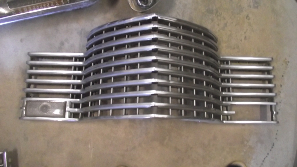 1941 Cadillac Grille (#41CAGR2CE)