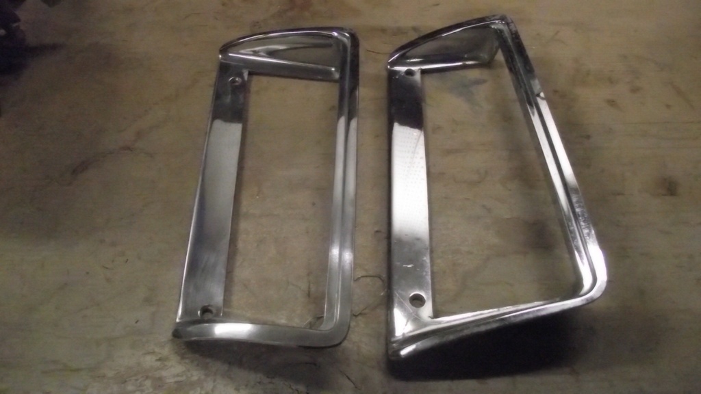 1971 Cadillac Taillight Bezels (#71CATB2AE)