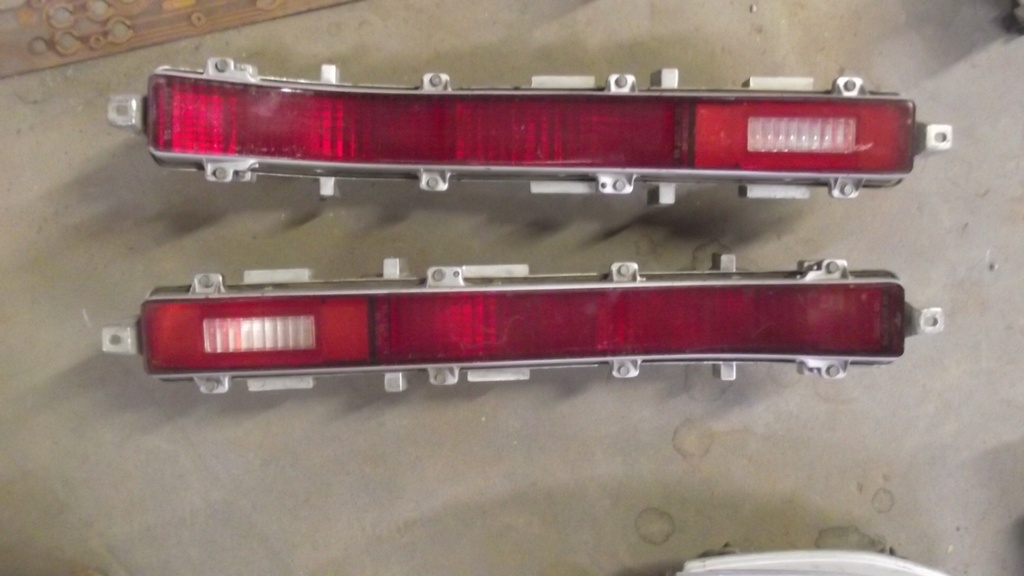 1969 Buick Riviera Tail Lights L/R (#69BUTL4BE)