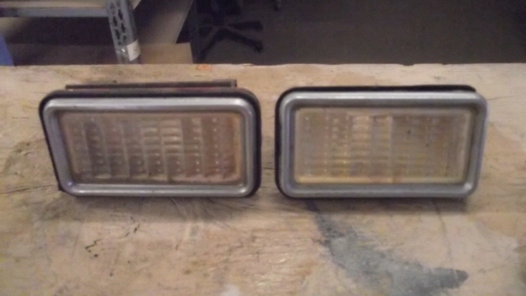 1969 Buick Marker Lights L/R (#69BUML2DE)