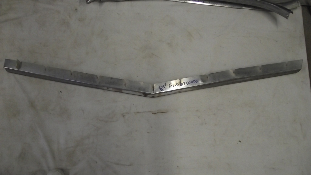 1964 Cadillac Center Grille Trim (#64CAGM10BE)