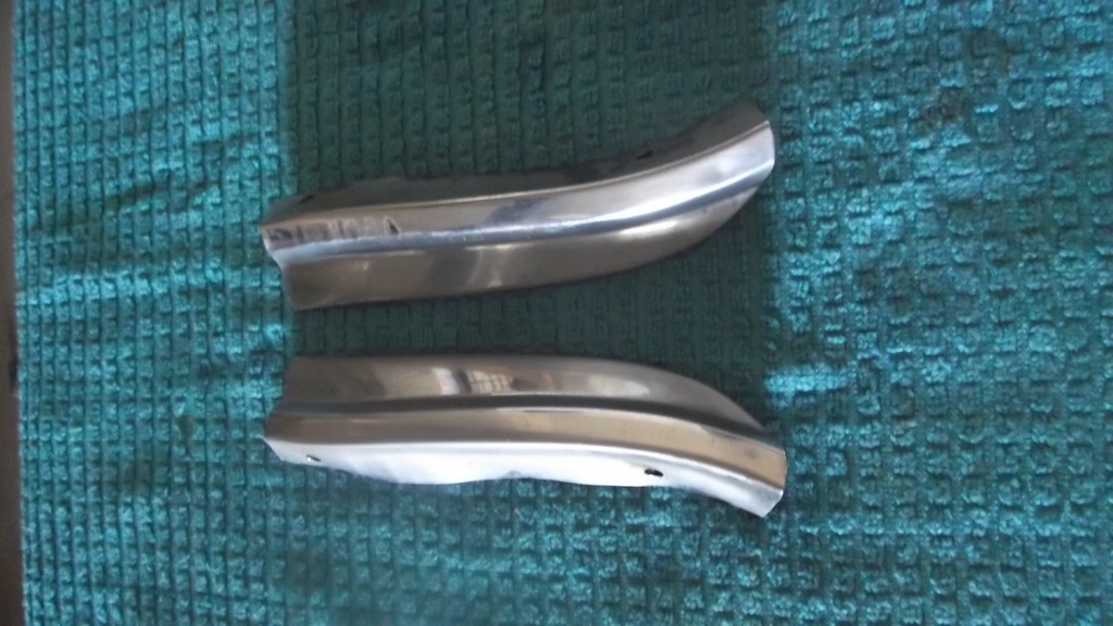 1962 Buick Rear Quarter Molding (#62BUQM2DE)