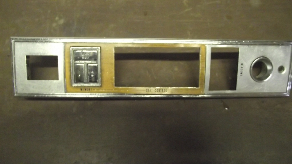 1980 Cadillac Switch Plate (#80CASPB2E)