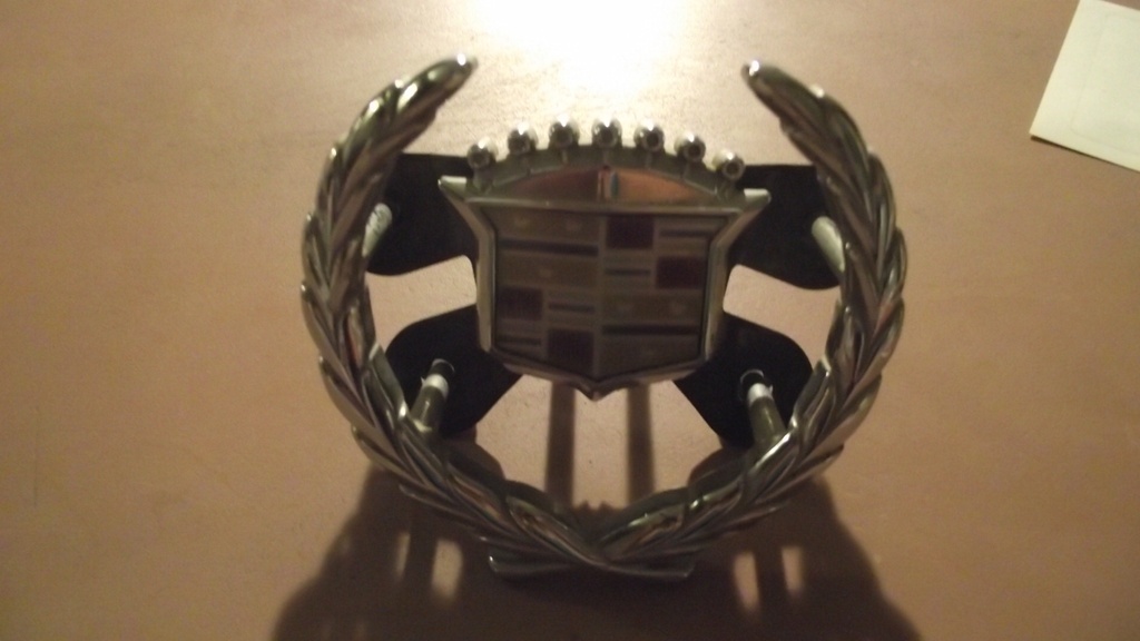 1992 Cadillac Grille Emblem (#92CAGE5EE)