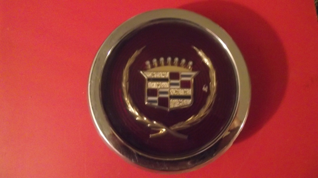 1981 Cadillac Center Wheel Cover (#81CAWC5BE)