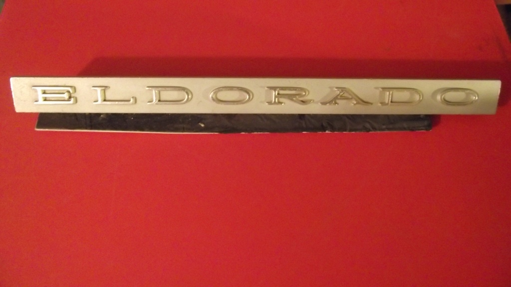 1967 Cadillac Deck Lid Emblem (#67CADE5EE)