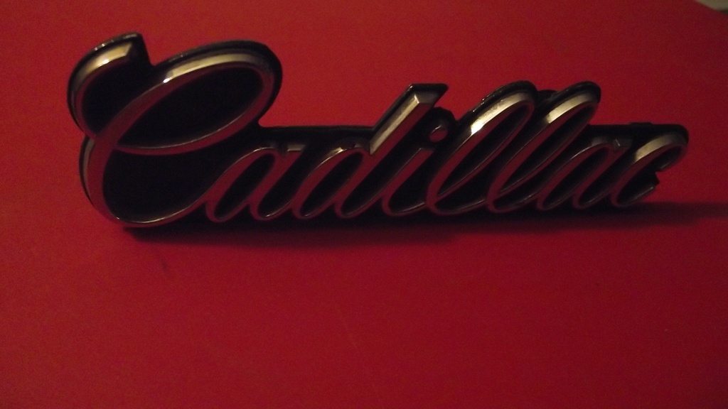 1982 Cadillac Fender Script (#82CAFS5DE)