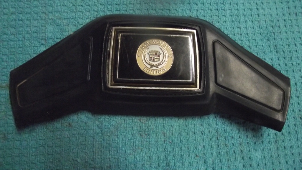 1984 Cadillac "Commemorative" Horn Pad (#84CAHPB7E)