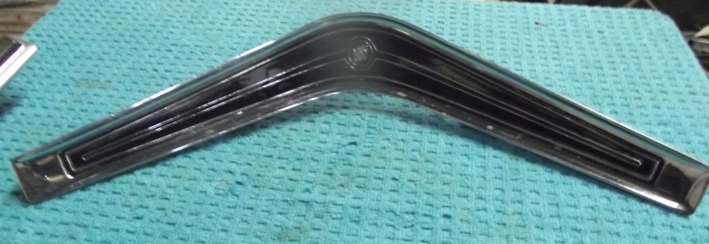 1966 Buick Steering Wheel Horn Bar (#66BUHBB8E)