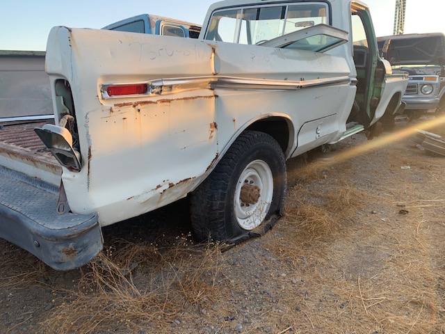 1973 Ford F-250 Ranger XLT Fleetside Long Bed (#73FOLB4D)