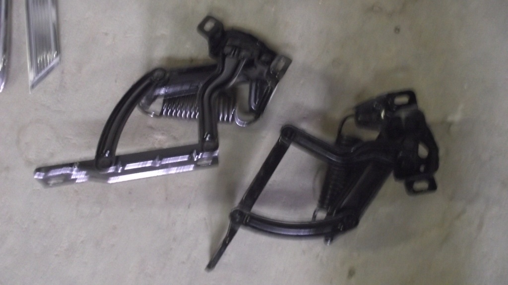 1962 Chevrolet Impala Hood Hinges (#62CHHH7BE)