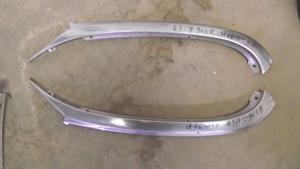 1961 Chevrolet Impala Back Window Trim L/R (#61CHWT3EE)