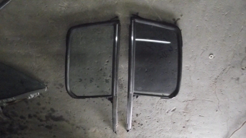 1991-92 Cadillac Deville Quarter Windows L/R (#91CAQW5BE)