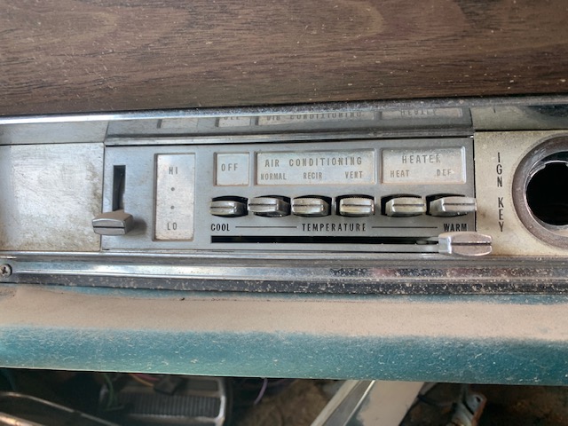 1968 Oldsmobile full-size AC/heater control head (#680LFACB)