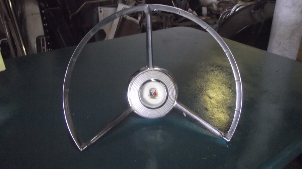 1957-58 Ford Horn Ring (#57FOHRWBE)