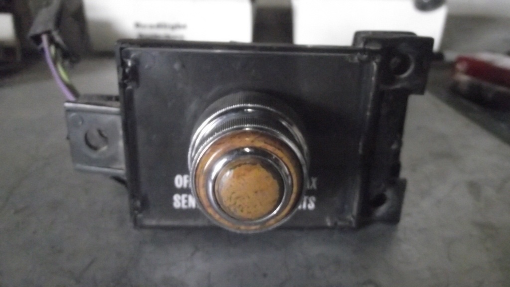 1979 Cadillac Headlight Switch Assembly (#79CAHA7CE)