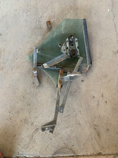 1967 Buick Electra 2dr HT Driver 1/4 Glass Internal tracking parts (#67BUQGIPB)