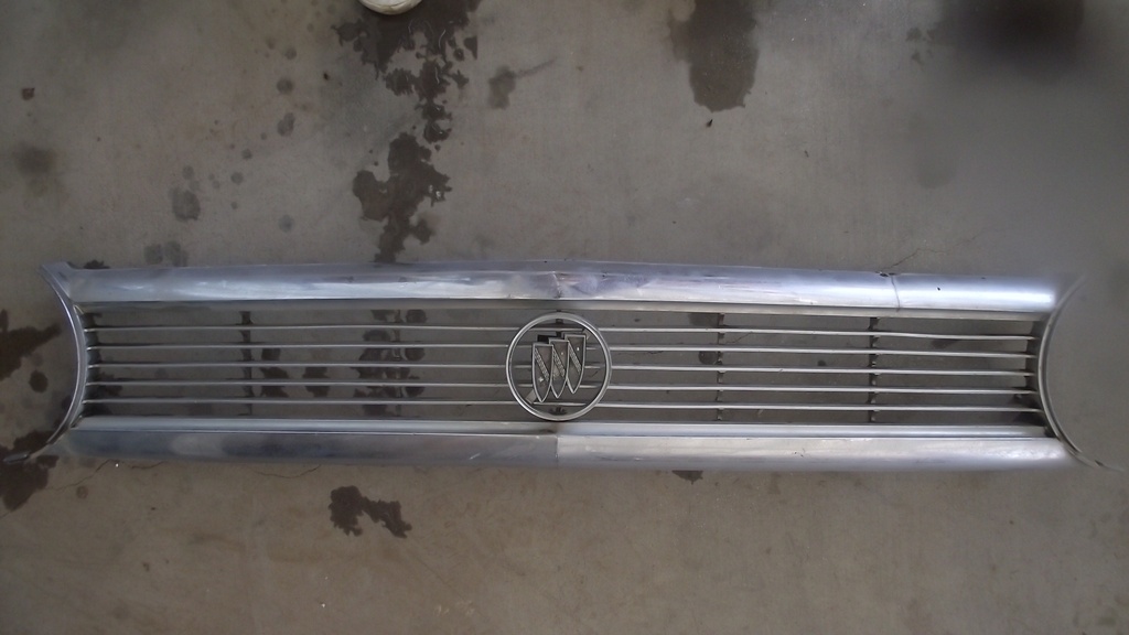 1961-62 Buick Skylark Grille (#61BUGR2CE)