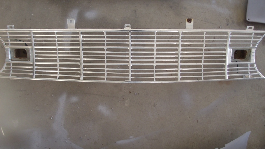 1960 Ford Falcon Grille (#60FOFG1CE)