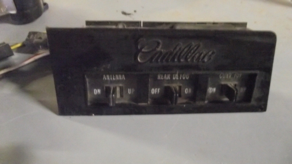 1971-73 Cadillac Ant/Defog/Conv. Top Switch Module (#71CASMWBE)