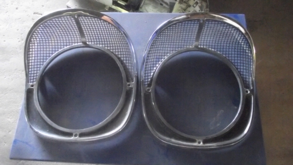 1957 Chevrolet Headlight Bezels (#57CHHBWBE)