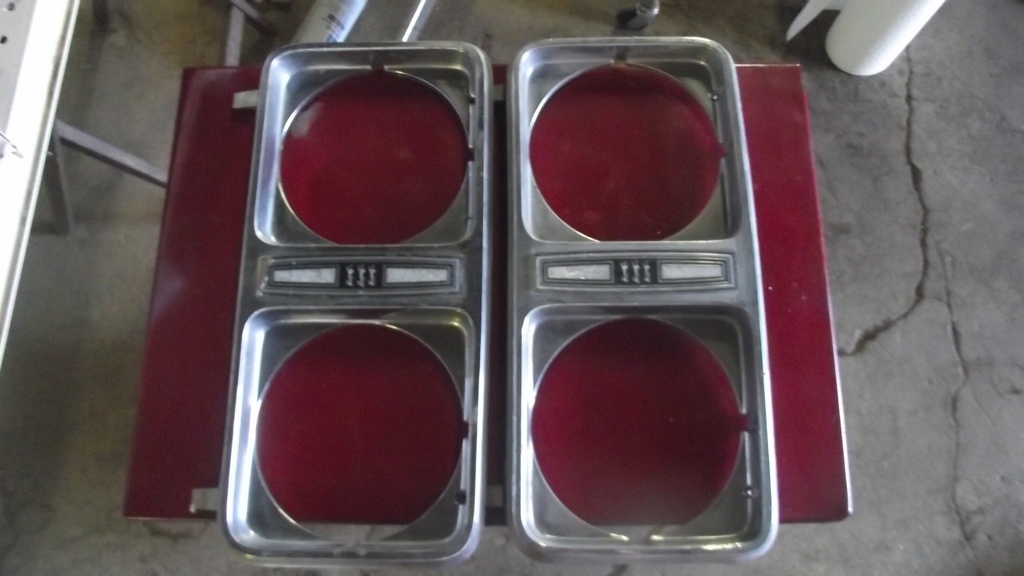 1975-78 Ford LTD Headlight Bezels (#75FOHBWBE)