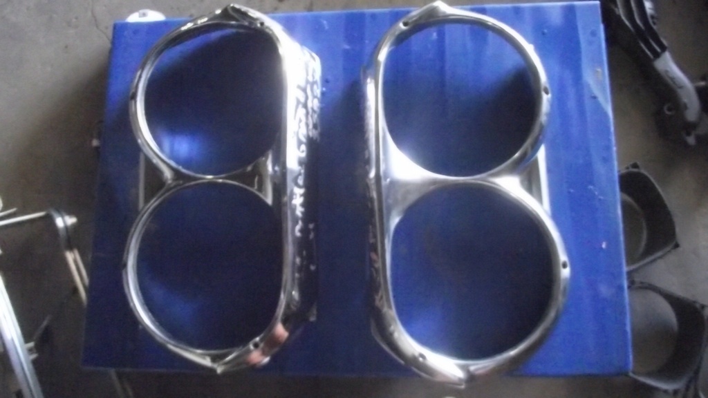 1962 Pontiac Headlight Bezels RH/LH (#62POHBWBE)