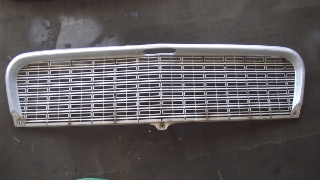 1963 Plymouth Valiant Grille (#63PLFG1CE)