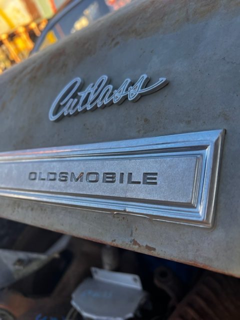 1969 Oldsmobile Cutlass Trunk Lid Trim (#69OLCTTB)