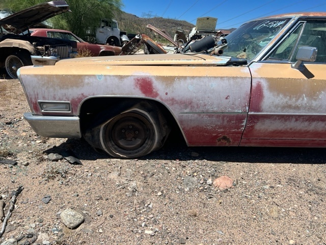 1968 Cadillac NON ELDO Driver Fender (#68CACDFB)