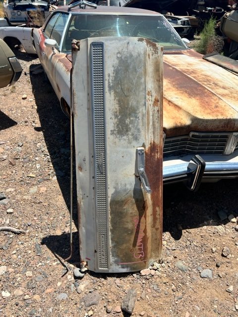 1967 Chevrolet II (Nova) Station Wagon tail gate (#67CHNTB)