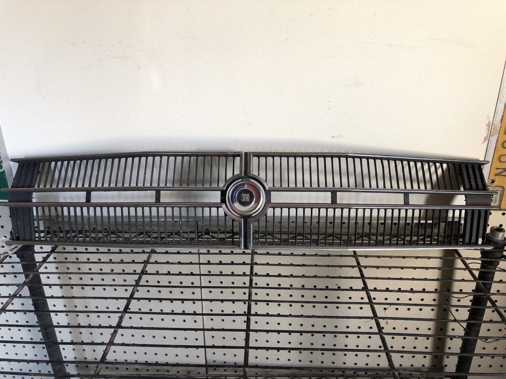 1969 Chrysler 300 Center Grille With Emblem (#69CRFRGRB)