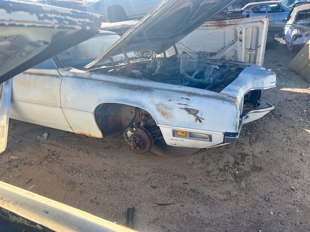 1970 Ford Thunderbird Passenger Fender (#71FOTBPF71B)