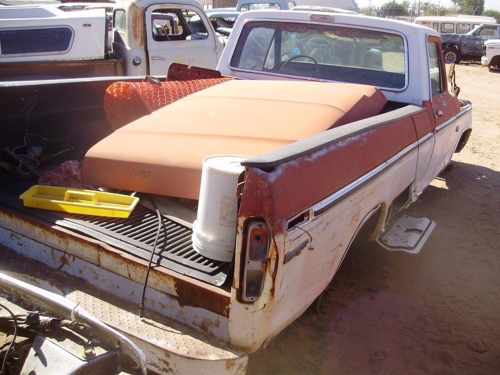 1976 Ford-Truck F 100 (#76FT6767C)