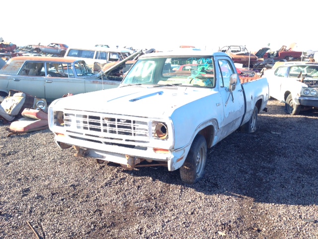 1975 Dodge Truck  D100  Short bed Fleetside 1/2 (#75DT9653D)