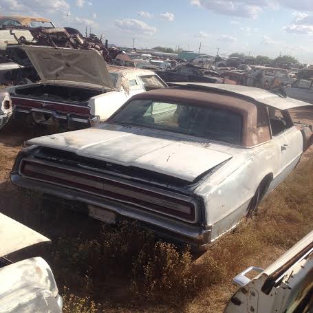 1967 Ford T-Bird (#67FO2066C)