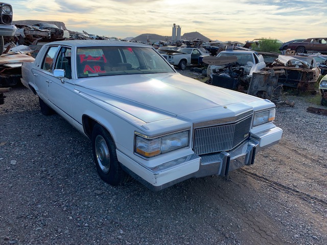 1992 Cadillac Brougham 4 Door Sedan (#92CA4604C)