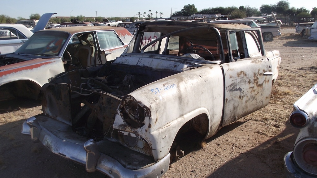 1957 Ford Mainline (#57FO2010C)