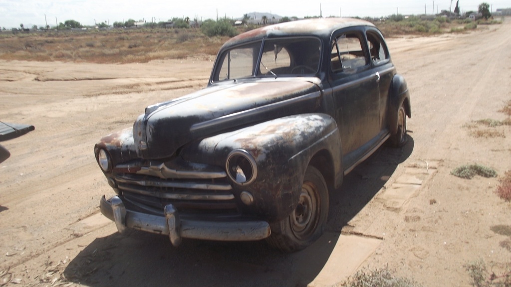 1946 Ford Deluxe (#46FONVFOC)