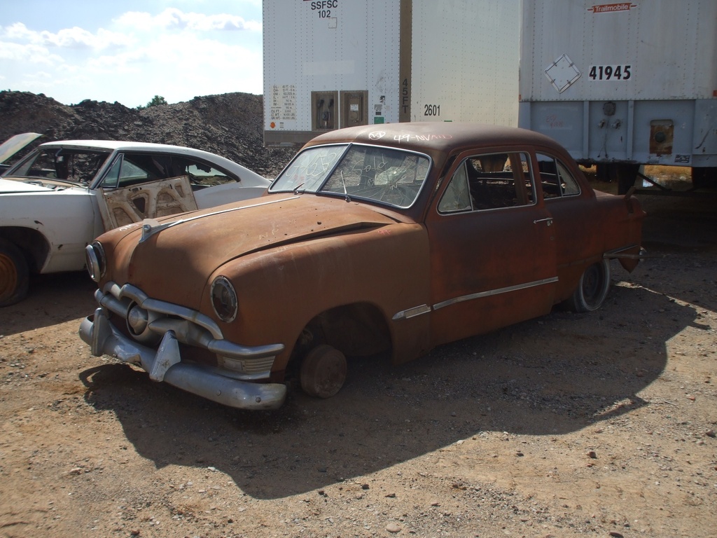 1950 Ford Custom 2Dr SDN (#50FO9909C)