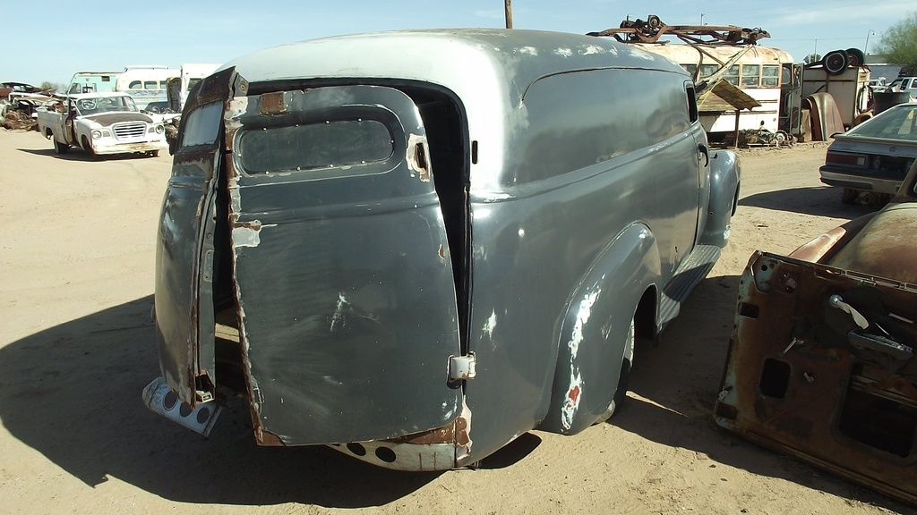 1952 Chevrolet Panel Truck (#52CH2231C)