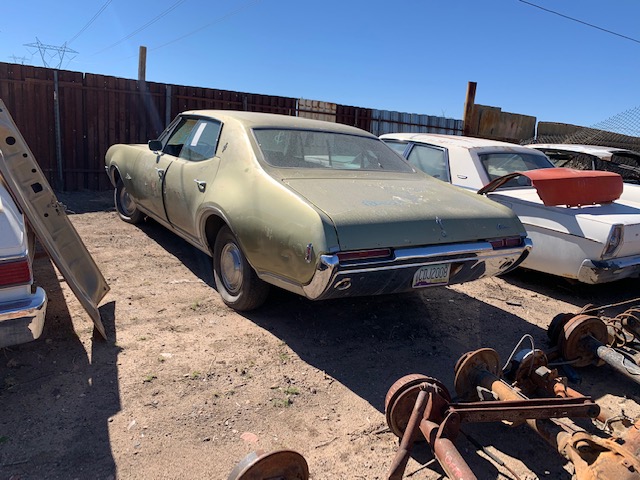 1968 Oldsmobile Cutlass 4dr (#68OLNVB)