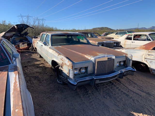 1977 Lincoln Town Car 4 Door Pillard HT (#77LI7850B)