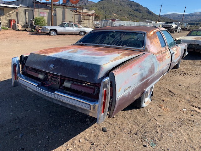 1976 Cadillac Coupe Deville 2 Door HT (#76CA8439B)