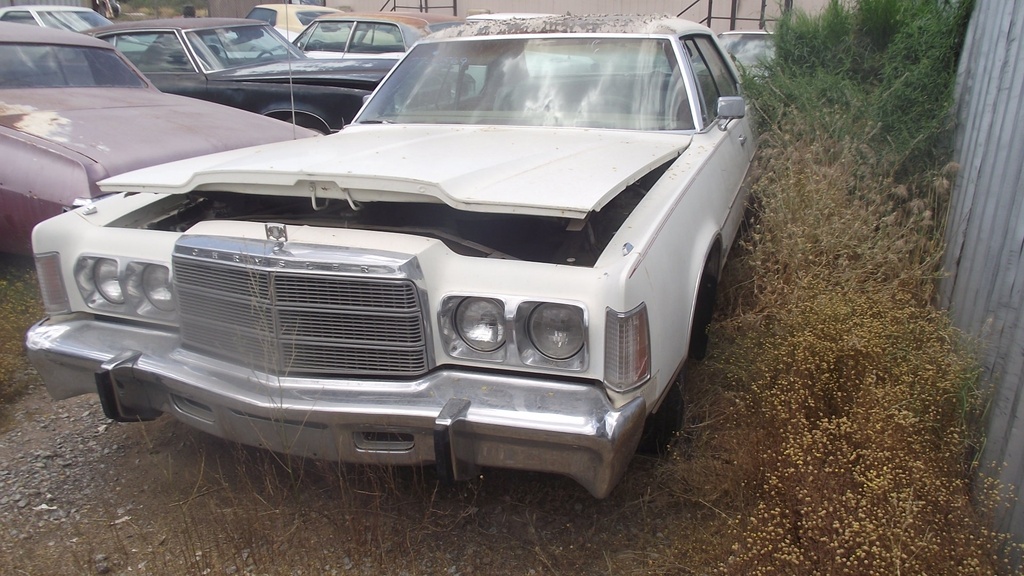 1977 Chrysler New Yorker (#77CR0569B)