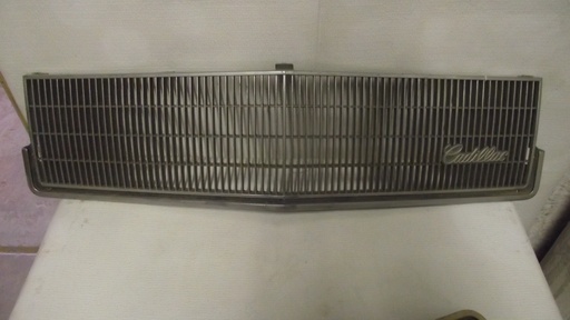 1986 Cadillac Fleetwood Grille (#86CAFW1BE)